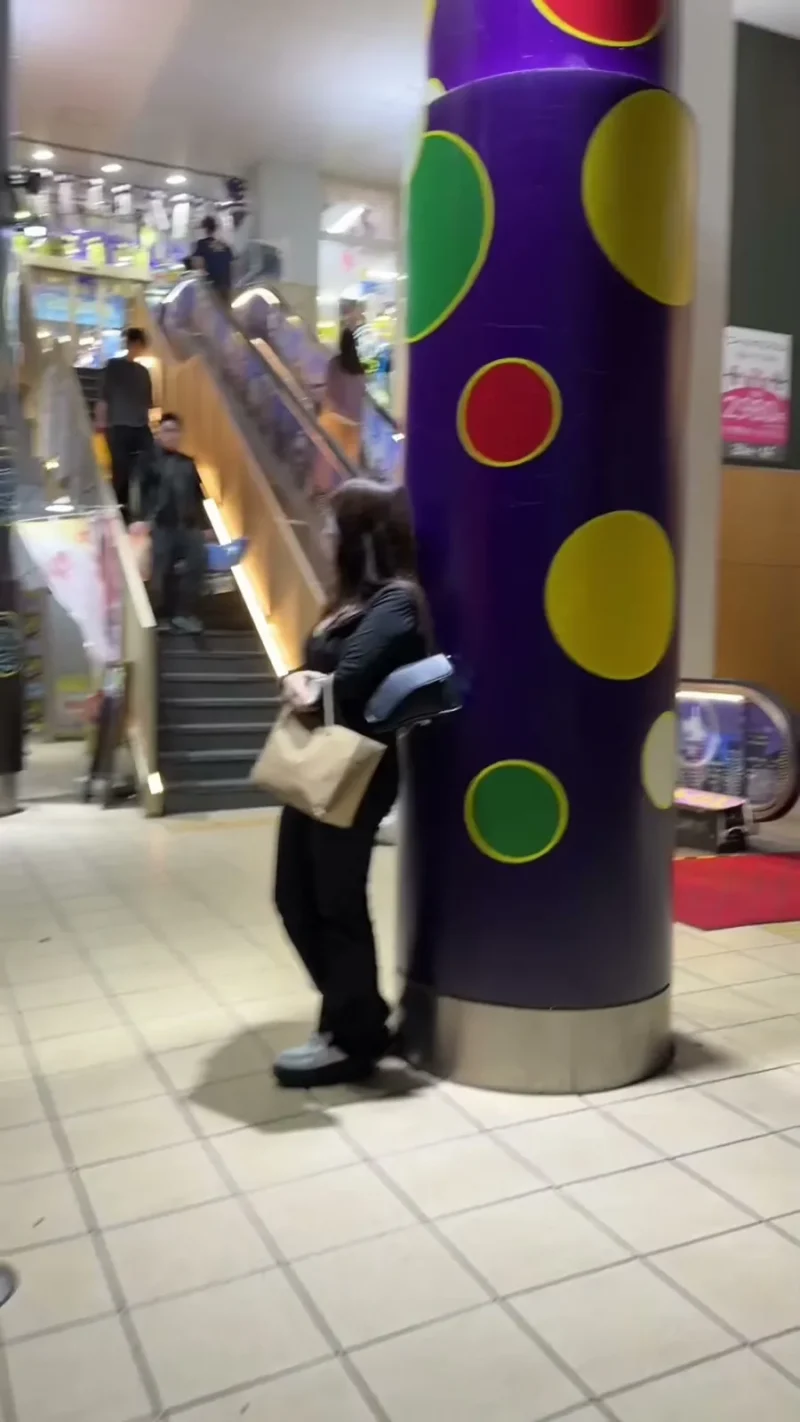 Iカップセフレちゃんがえろアカやってることが判明して気恥ずかしい中初ハメ撮り サンプル画像1