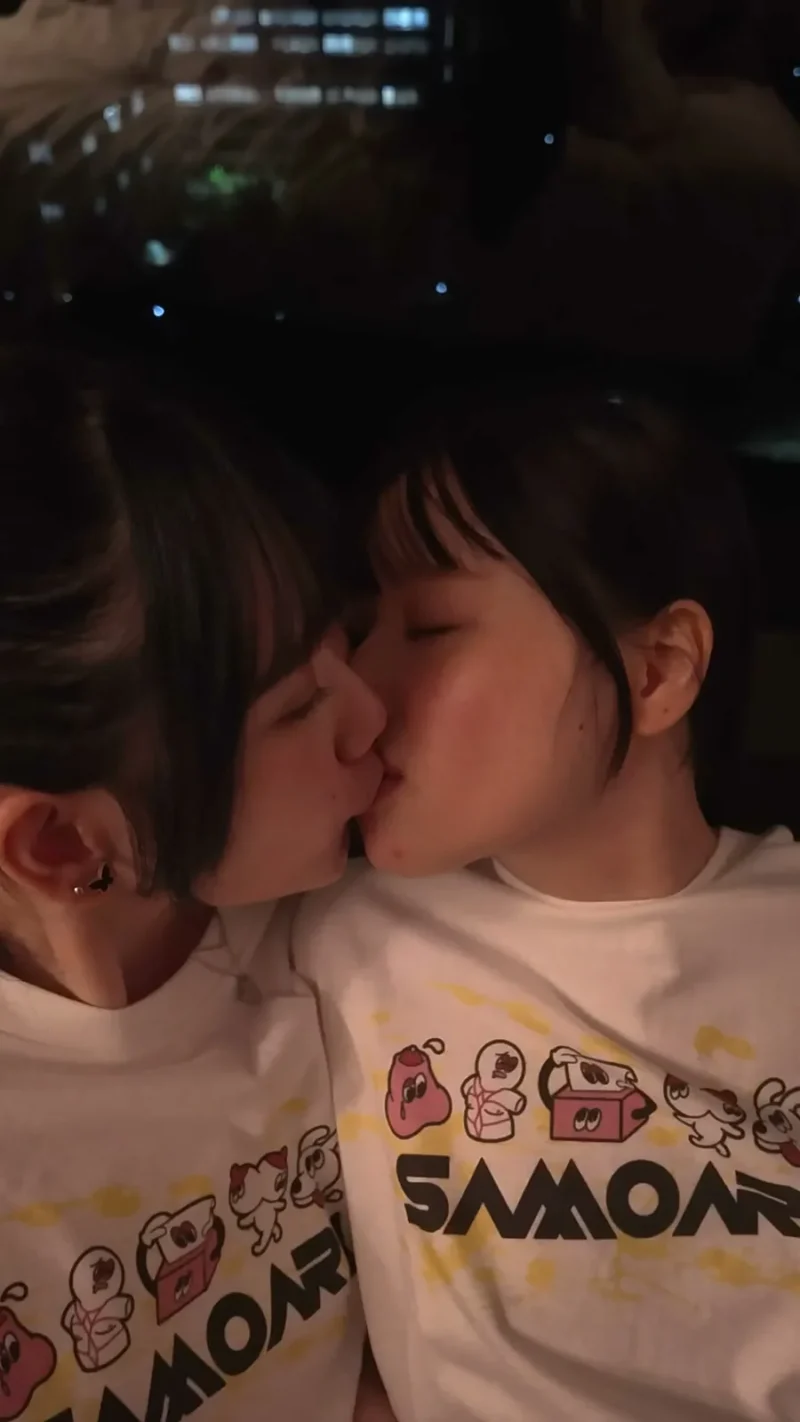 まじラッキー！ナイトプールで水着美女がいきなり逆ナンパ！即部屋飲みからの４P中出しSEX！夏最高。 サンプル画像13