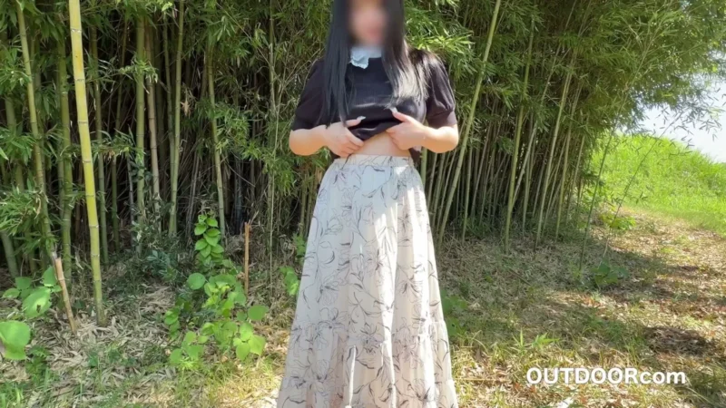 ※黒髪巨乳ロリ※野外全裸｜幼い顔に似つかわしくないIcupの美乳を搭載した子が彼氏と別れたので遊びにきてくれました サンプル画像5
