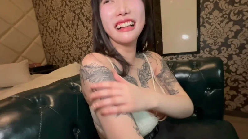 Jカップ美女”むりのみゆ”ちゃん(元AV女優 弓◯りむ)にYouTubeの企画として裏垢男子についてインタビューしたいと言われて行ったけど、おっぱいがえろすぎてそのまま脱がせて暴走してしまいました、、、 サンプル画像5